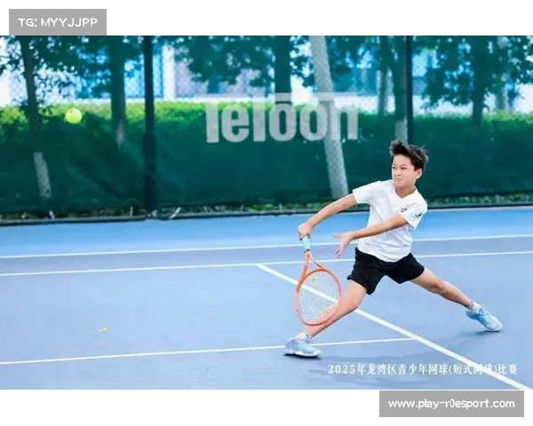 网球家长视角：陪伴子女参赛的成长见证